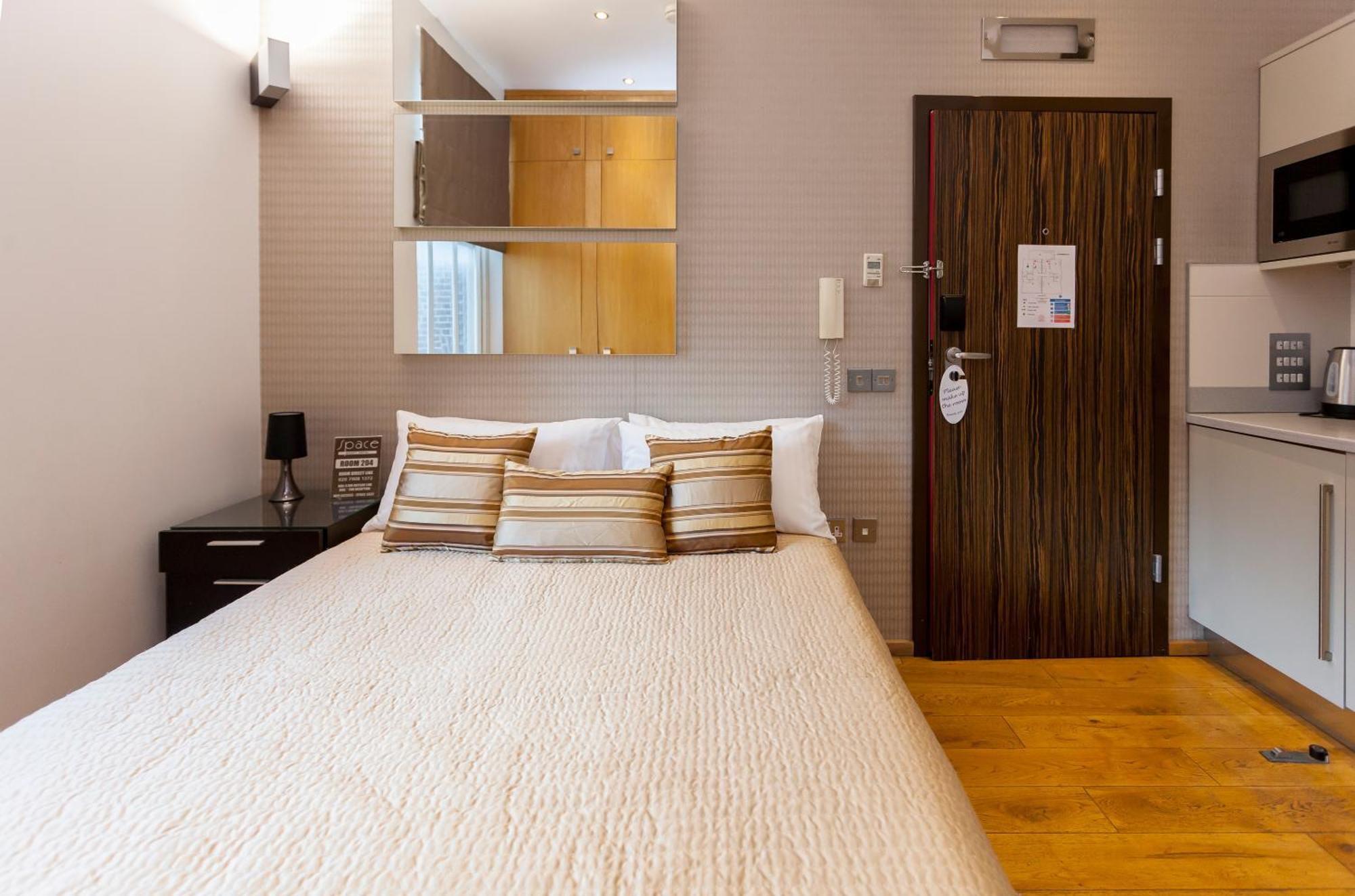 Space Aparthotel Лондон Экстерьер фото